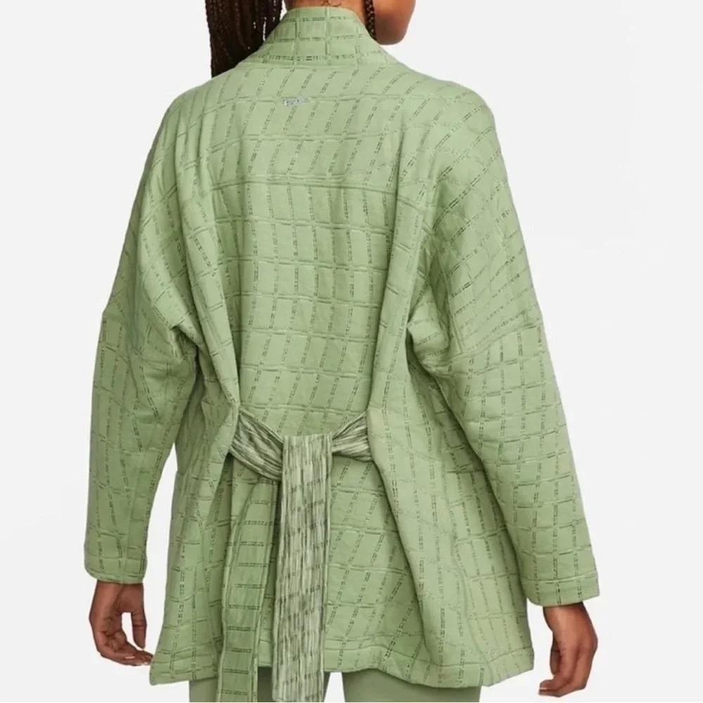 Nike Womens Yoga Therma Fit Jacquard Reversible Oversized Kimono Top  Large